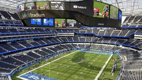 印尼足球巅峰对决：塞曼巴东对阵佩西加雅加达，激情赛事深度剖析！